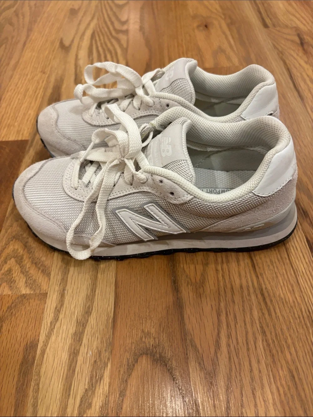 Women’s New Balance 515 V3 off white size 6